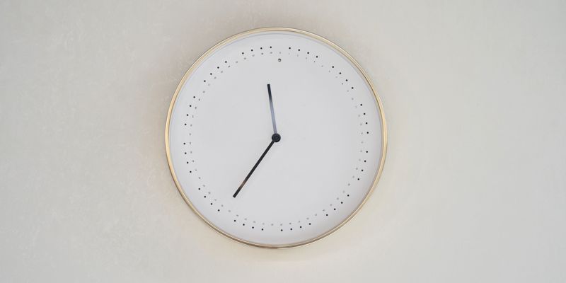 Fógra : Oifig Dúnta